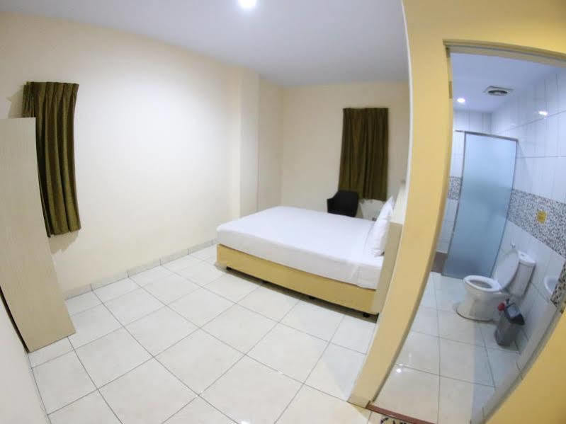 Daya Hotel Macasar Exterior foto